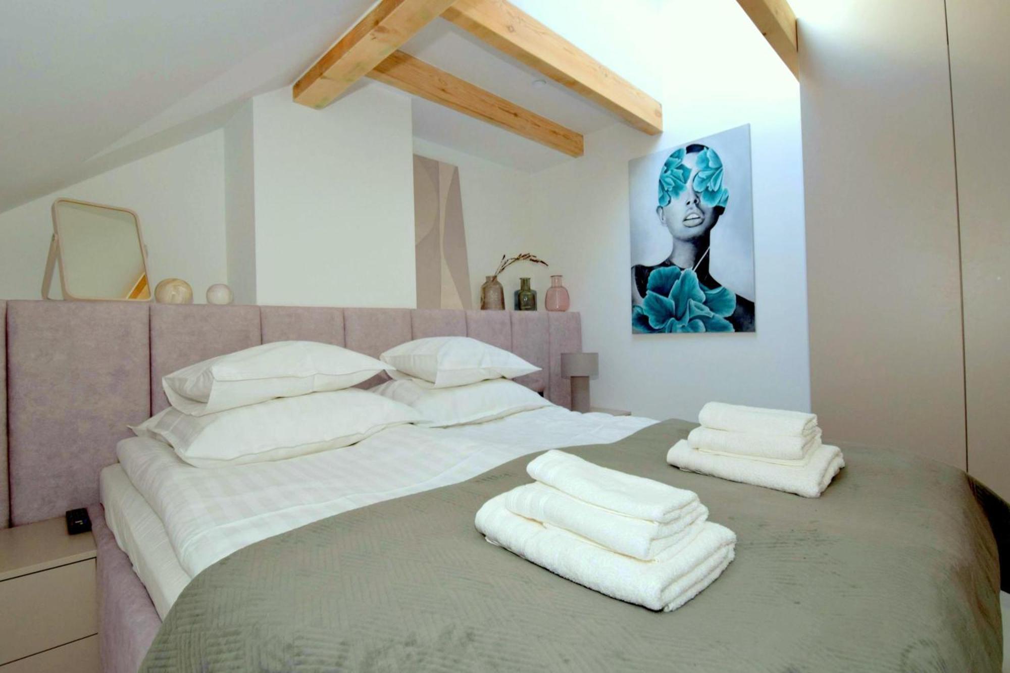 Blanca Apartment