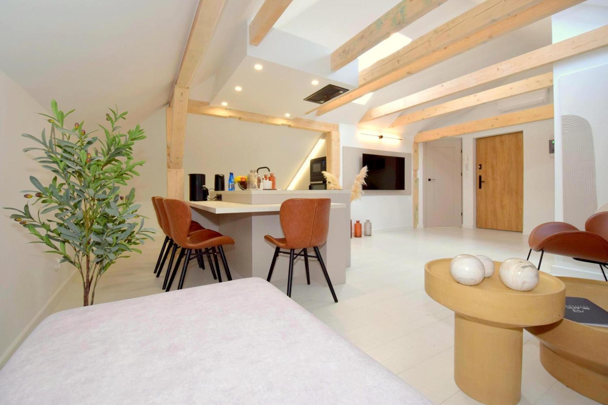 Apartment Blanca *